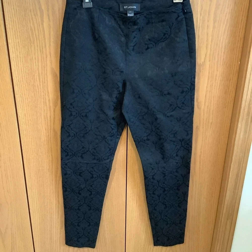St. John Black Brocade Straight Leg Pants Sz-4